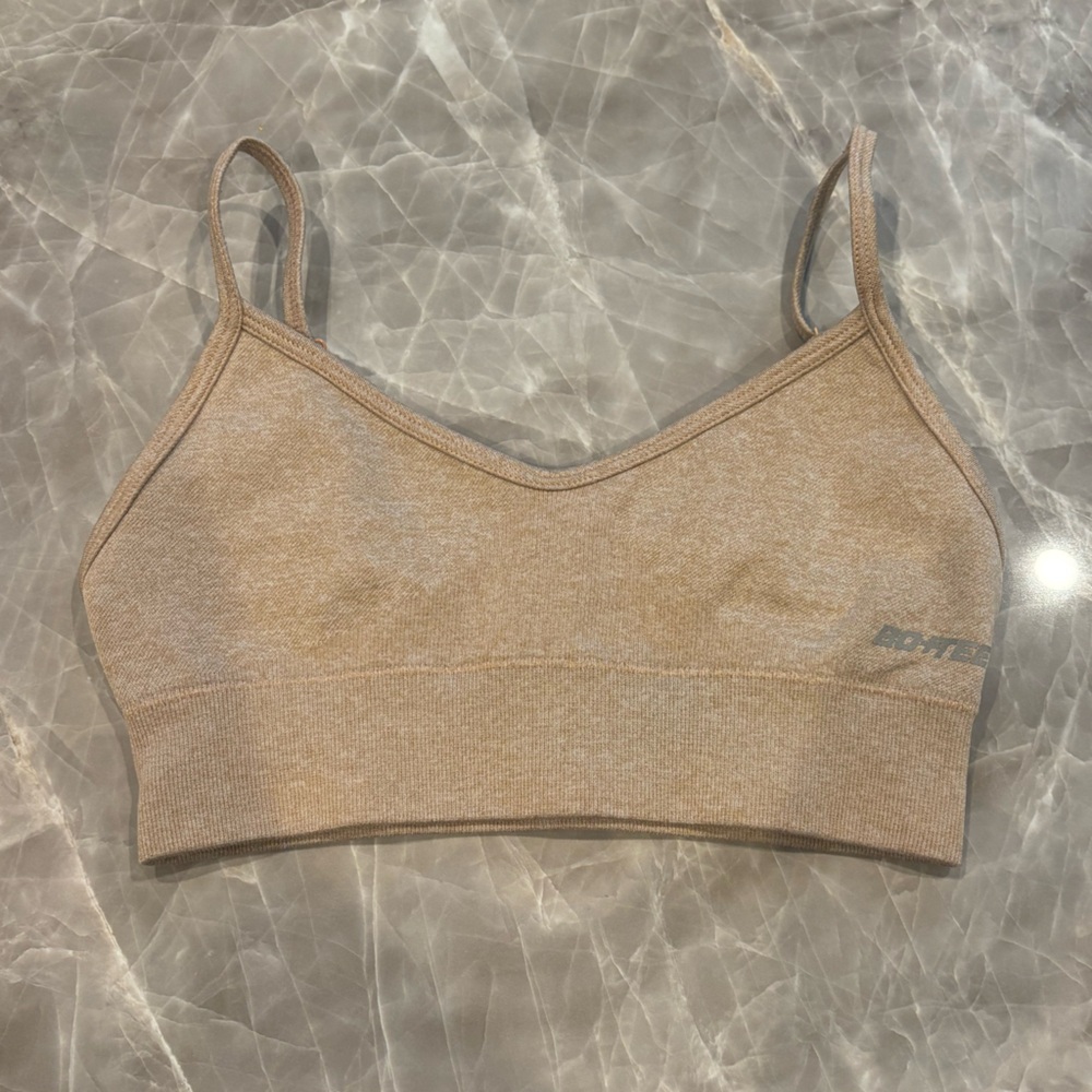 Bo+Tee Women's Seamless Tan Sports Bra